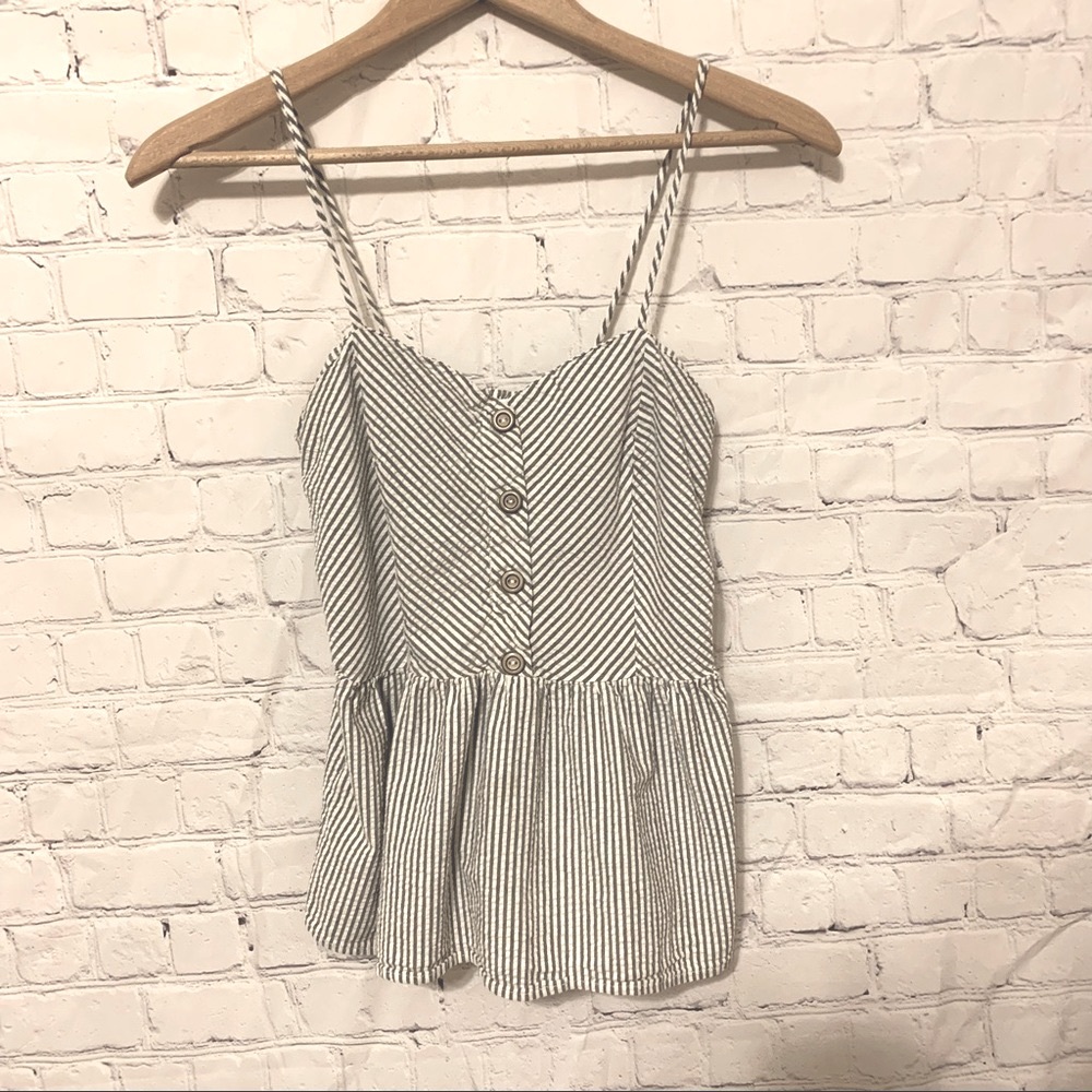 ✨BOGO✨ Cute Button Top